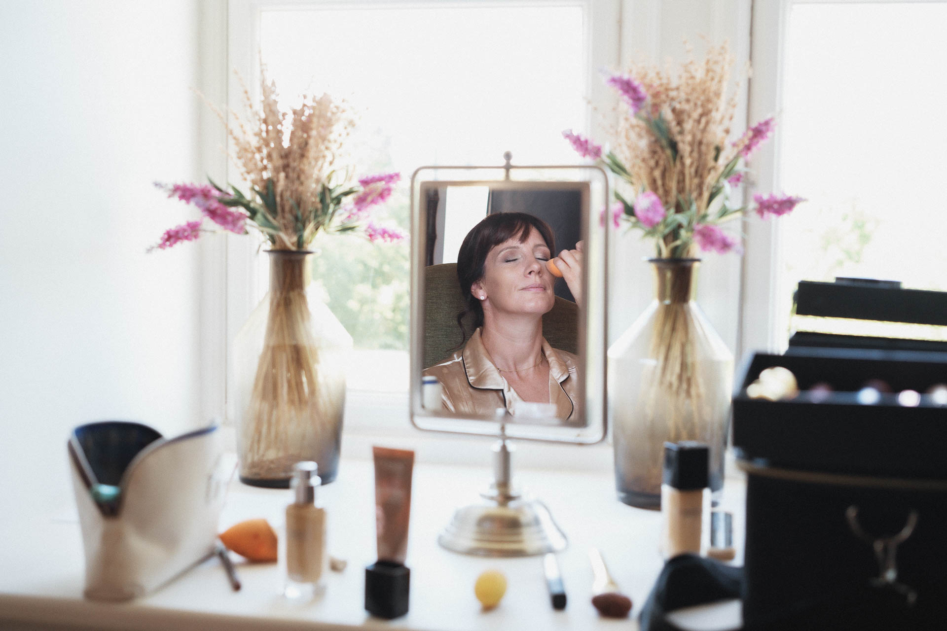 Couple kissing with a beautiful sunset at All Manor of Events Heffs Photography