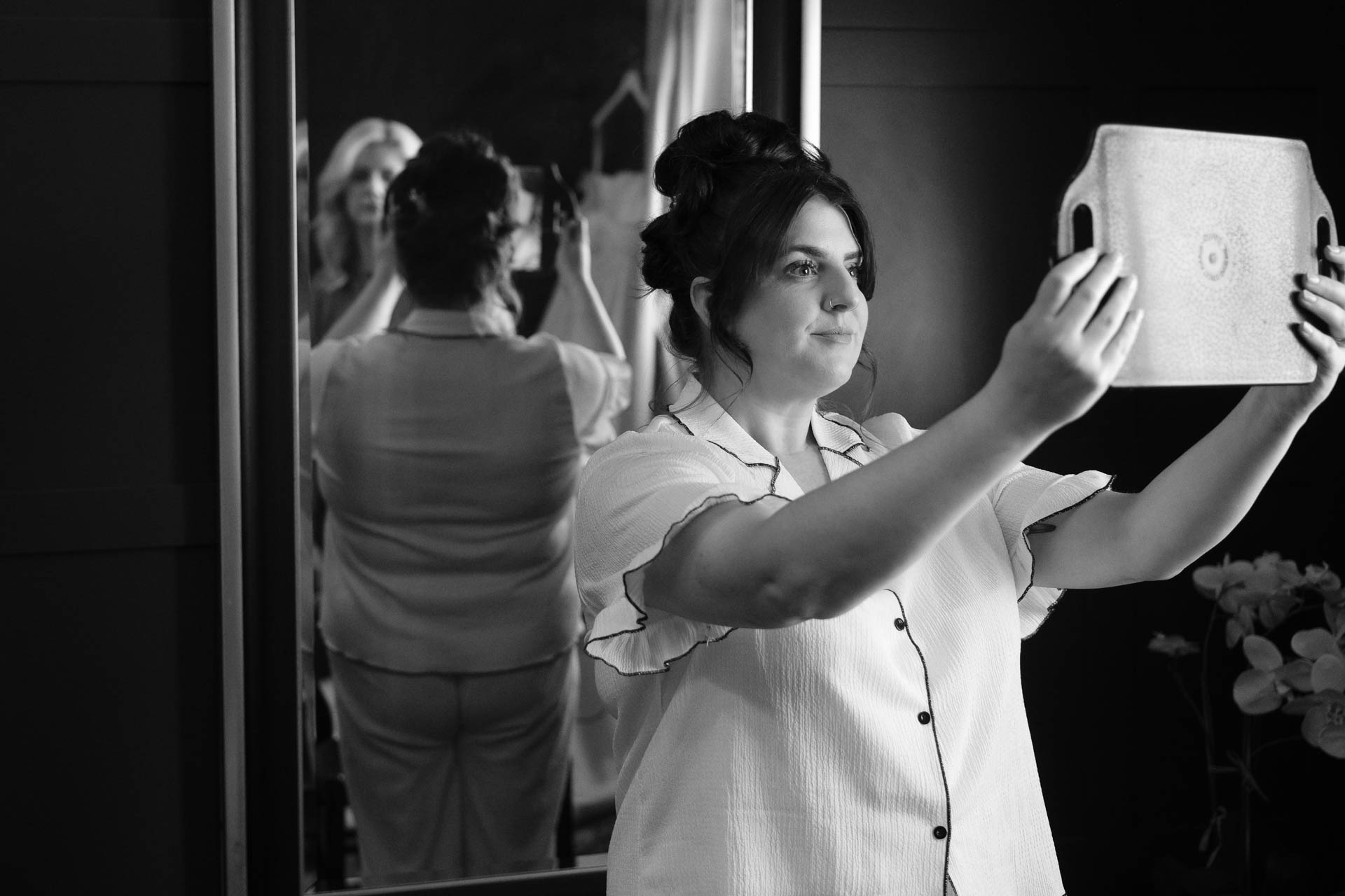 Couple kissing with a beautiful sunset at All Manor of Events Heffs Photography