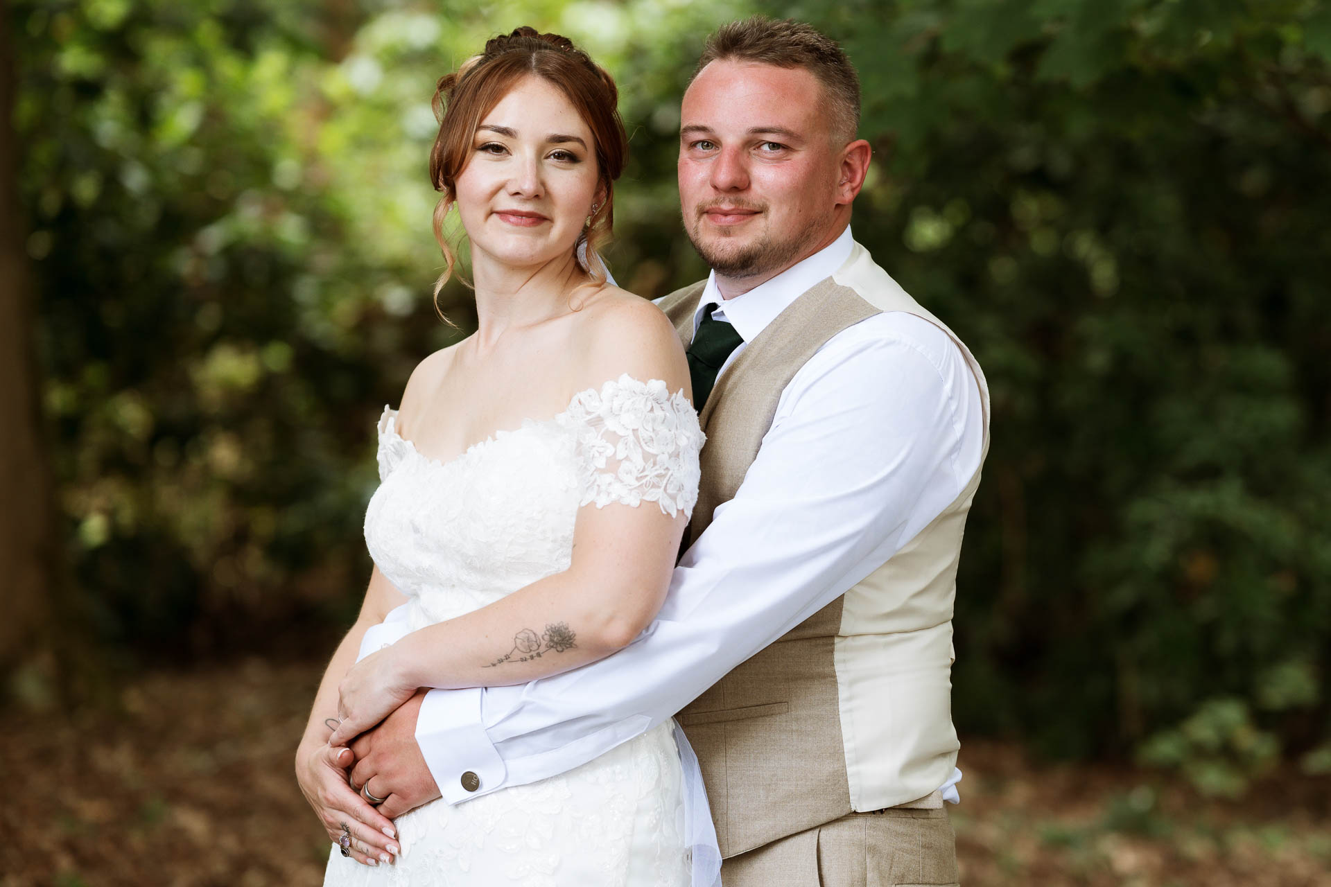 Couple kissing with a beautiful sunset at All Manor of Events Heffs Photography